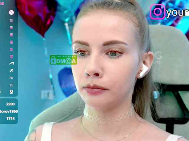 VikkiExtraCheese webcam