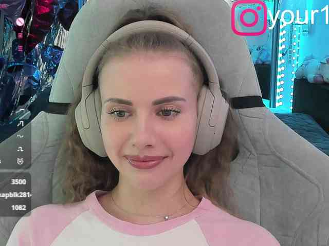 VikkiExtraCheese webcam