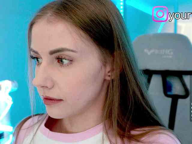 VikkiExtraCheese webcam