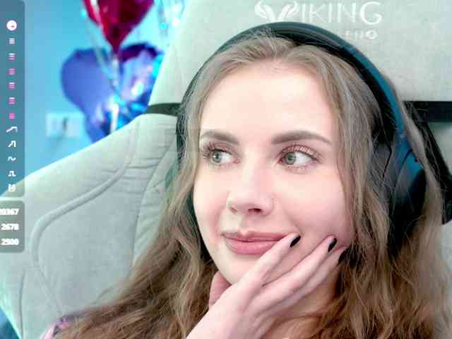 VikkiExtraCheese webcam