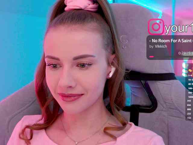 VikkiExtraCheese webcam