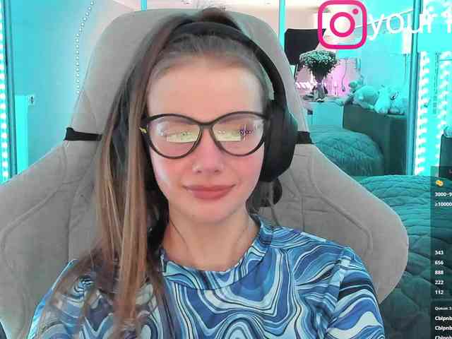 VikkiExtraCheese webcam