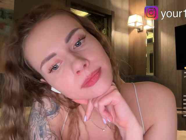 VikkiExtraCheese webcam