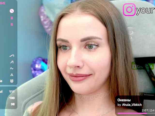 VikkiExtraCheese webcam