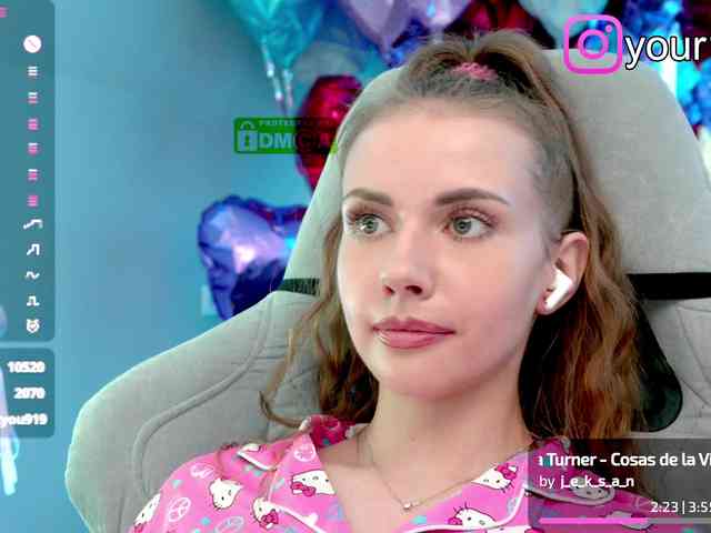 VikkiExtraCheese webcam