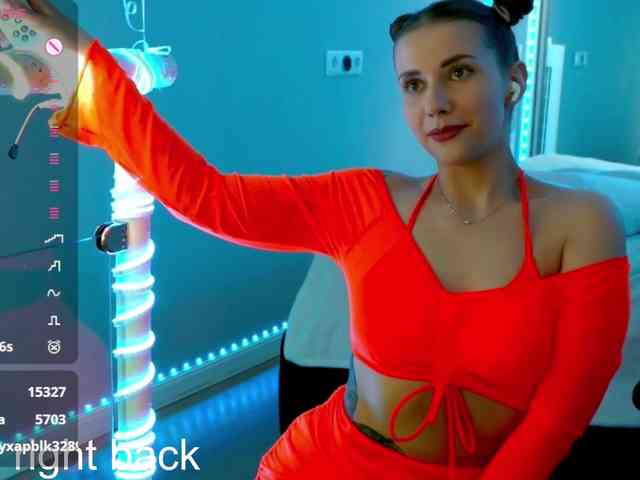 VikkiExtraCheese webcam