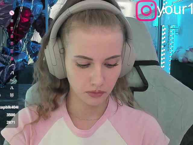 VikkiExtraCheese webcam