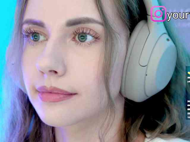 VikkiExtraCheese webcam
