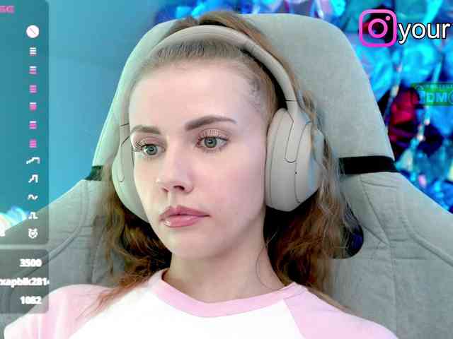 VikkiExtraCheese webcam