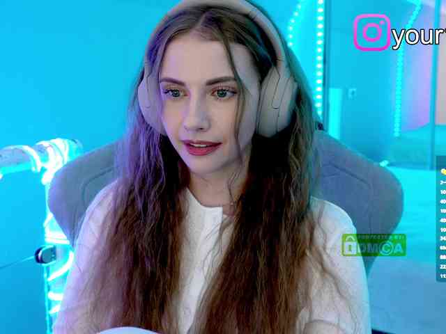 VikkiExtraCheese webcam
