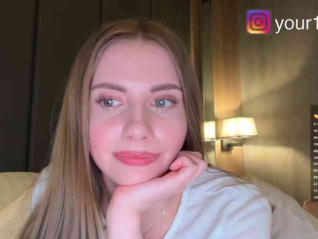 -VikkiL0vesChees... Live Webcam on BongaCams