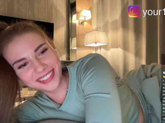 VikkiExtraCheese webcam