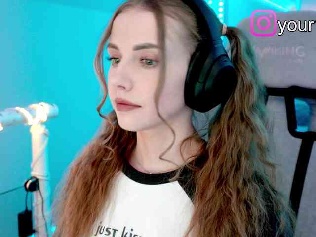 VikkiExtraCheese webcam