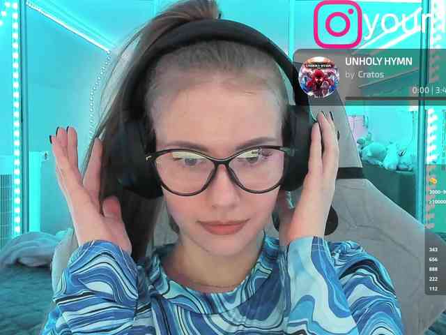 VikkiExtraCheese webcam