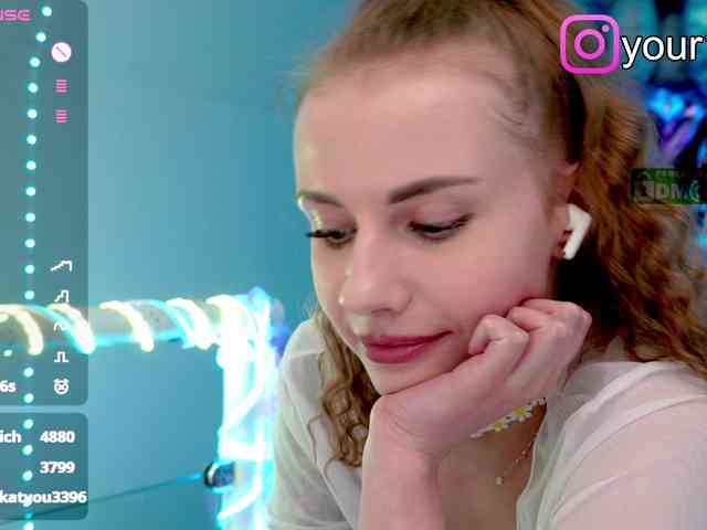 real web cam show -VikkiL0vesCheese-