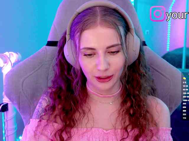 VikkiExtraCheese webcam