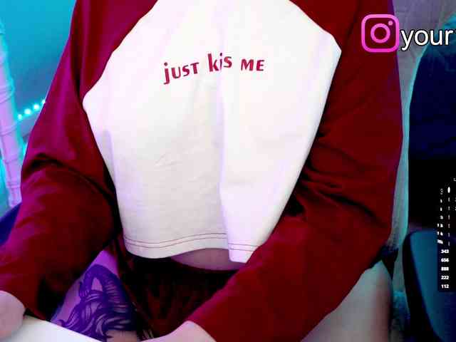 VikkiExtraCheese webcam