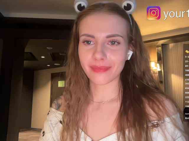 VikkiExtraCheese webcam