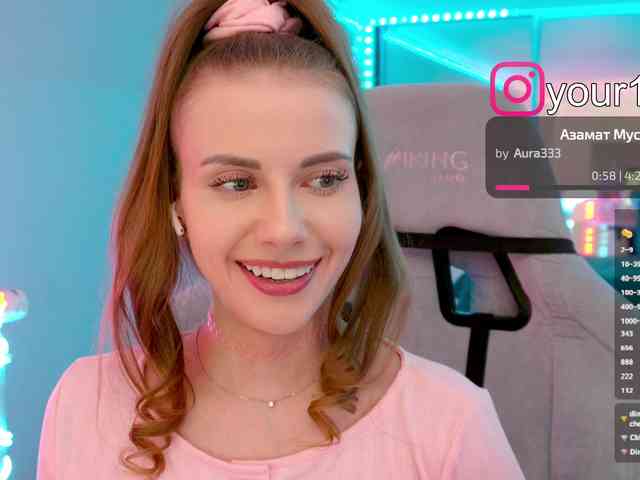 VikkiExtraCheese webcam