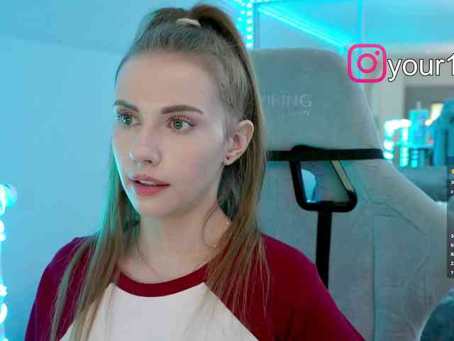 -VikkiL0vesCheese- -VikkiL0vesCheese-