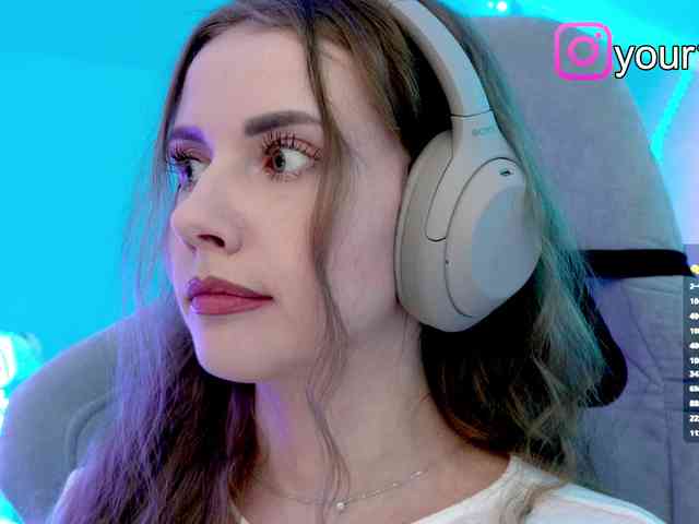 VikkiExtraCheese webcam