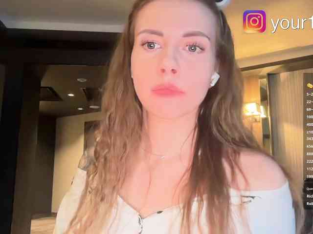 VikkiExtraCheese webcam