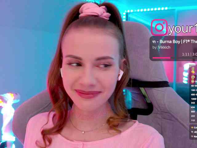 VikkiExtraCheese webcam