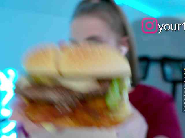 -VikkiL0vesCheese- -VikkiL0vesCheese-