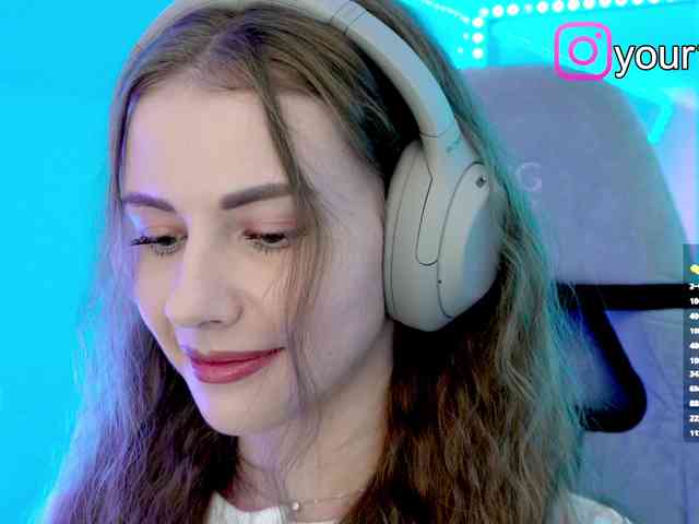 VikkiExtraCheese webcam