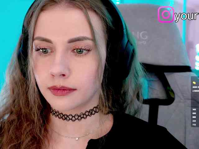 VikkiExtraCheese webcam