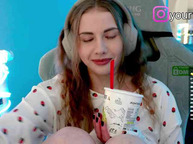 -VikkiL0vesCheese-