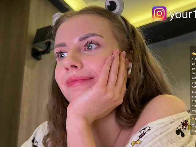 VikkiExtraCheese webcam