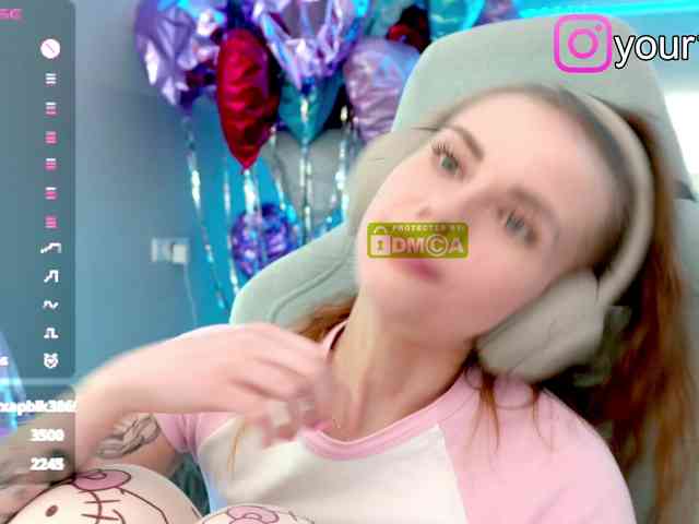 VikkiExtraCheese webcam