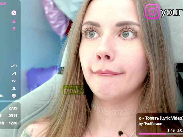 VikkiExtraCheese webcam