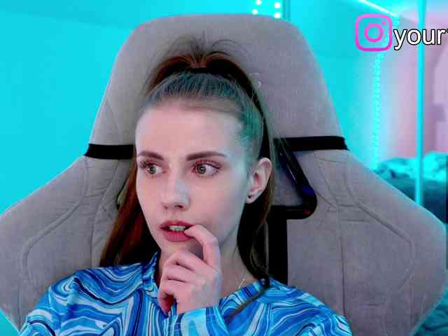 VikkiExtraCheese webcam