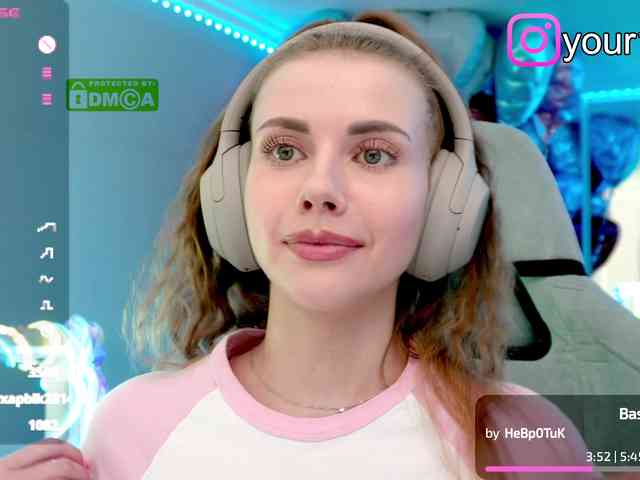 VikkiExtraCheese webcam