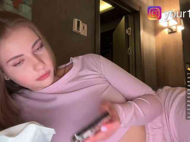 VikkiExtraCheese webcam