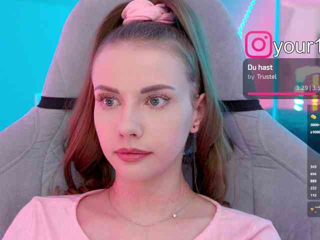 VikkiExtraCheese webcam