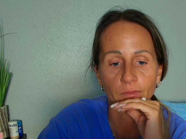 2KinkyMilf's BongaCams show and profile