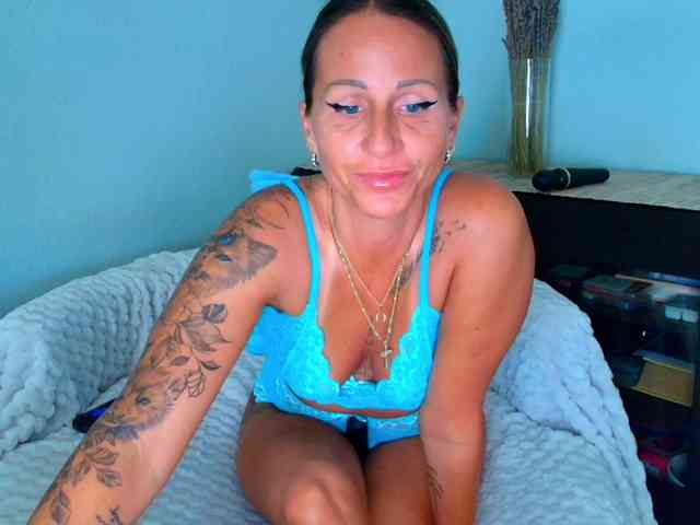 2KinkyMilf 2KinkyMilf