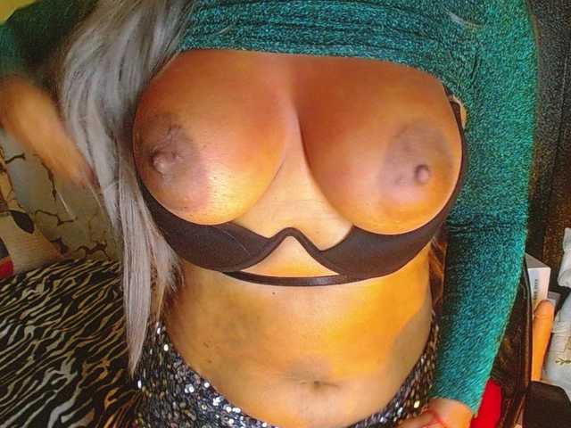 blackambar's BongaCams show and profile