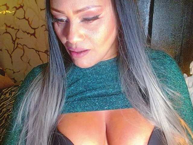 blackambar's BongaCams show and profile