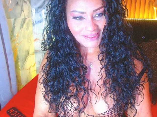 blackambar's BongaCams show and profile