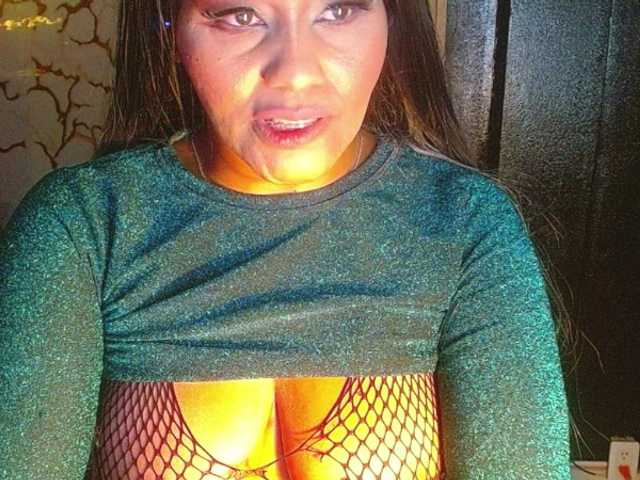 blackambar's BongaCams show and profile