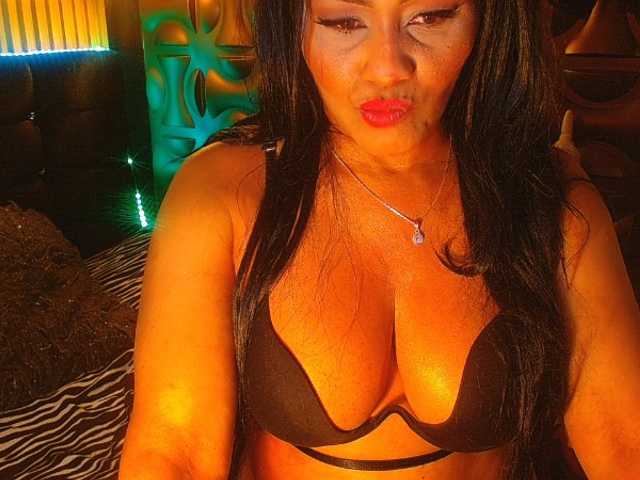 blackambar's BongaCams show and profile