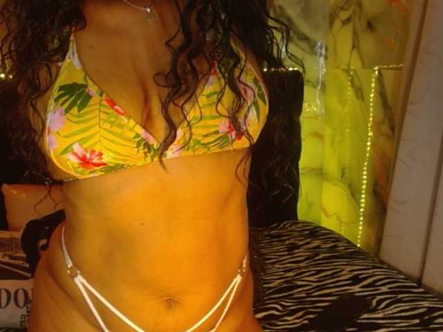 blackambar from BongaCams is Freechat