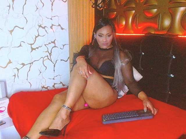 blackambar's BongaCams show and profile