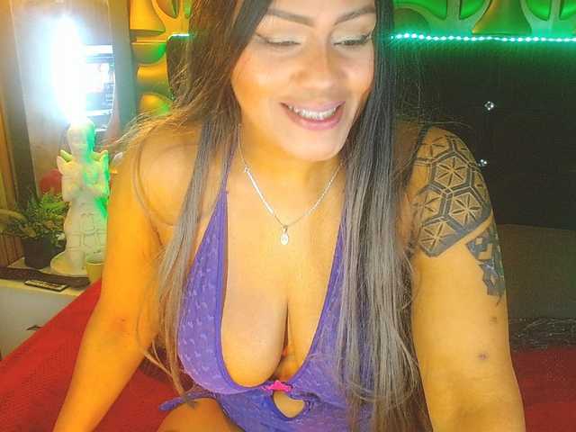 blackambar's BongaCams show and profile