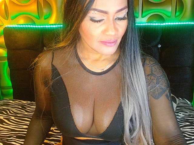 blackambar's BongaCams show and profile