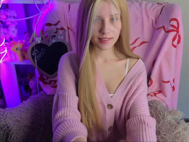 plushsara's BongaCams show and profile